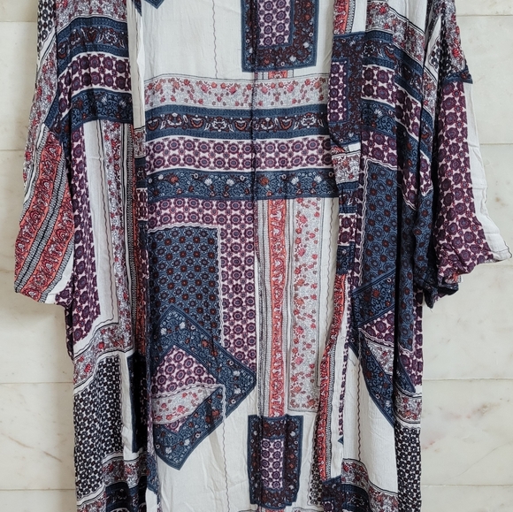 ONLY Printed Shrug - Picture 2 of 5